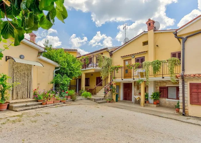 Apartament Redenta *